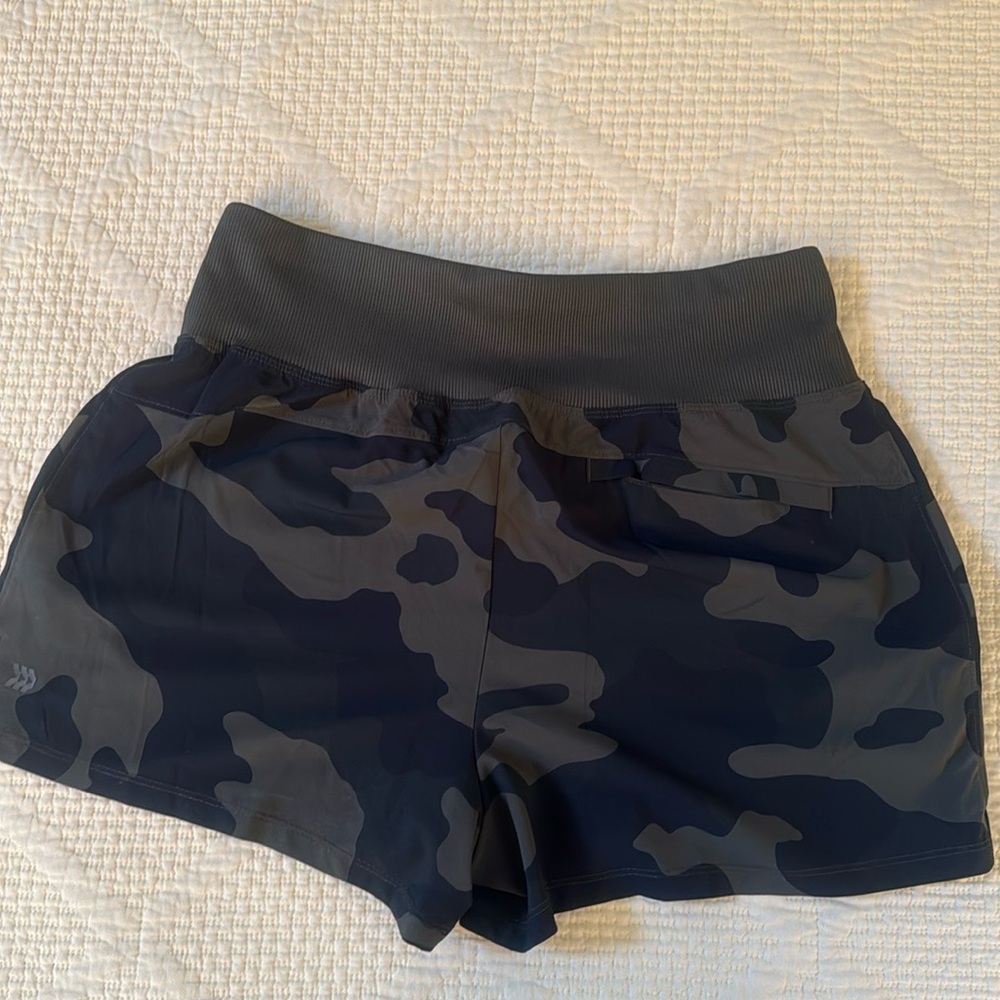 All in Motion short  EUC Size Small K10 - Picture 2 of 5